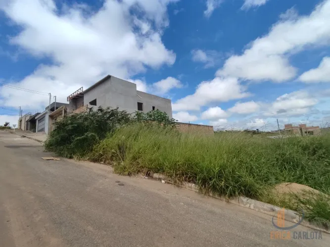 Lote a venda bairro Tiradentes Conselheiro Lafaiete MG