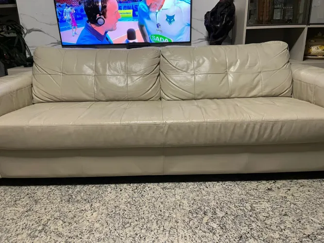 Sofá de couro em ótimo estado