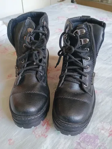 Coturno feminino