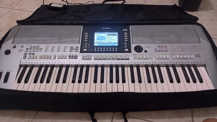 Yamaha PSR s910