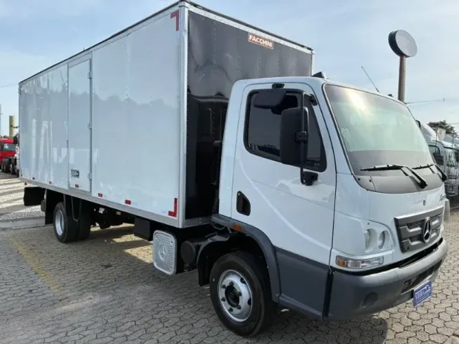 Mb Accelo 815 ano 2022 bau 6.60 mts