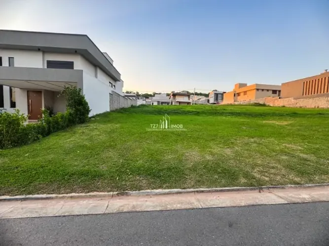Jardins Nápoles - Lote sem vizinho de frente, lote plano, com 377,25 m² -