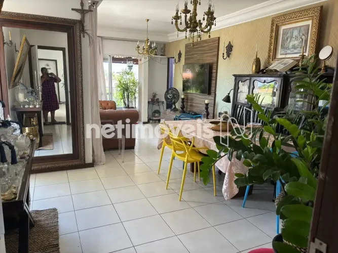 Cobertura à Venda em Itapuã  Espaço, Conforto e Vista Privilegiada!