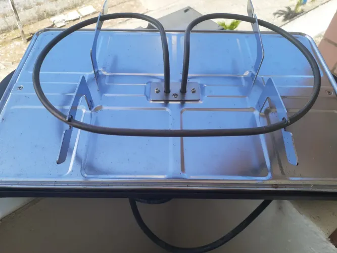 Churrasqueira Elétrica - Nova