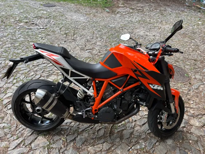 KTM SUPERDUKE 1290 R