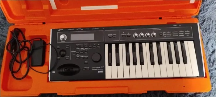TECLADO KORG MICRO X