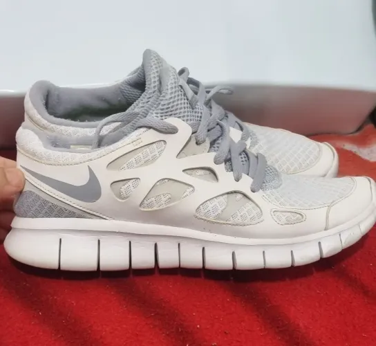 Tênis Nike Free Run 2 - Conforto e Estilo para seus Treinos