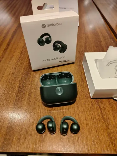 Moto buds loop