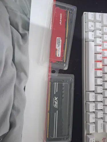 Duas memórias ram ddr4