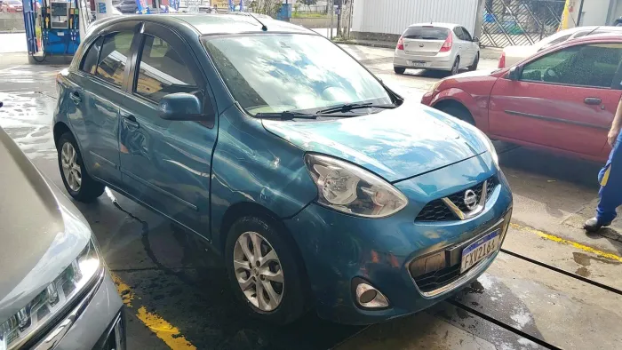 Nissan March SV 1.0 12V Flex 5P 2015