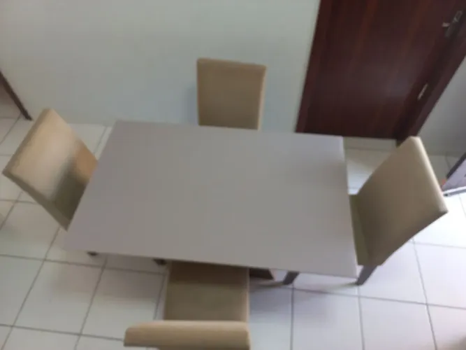 Mesa com cadeiras
