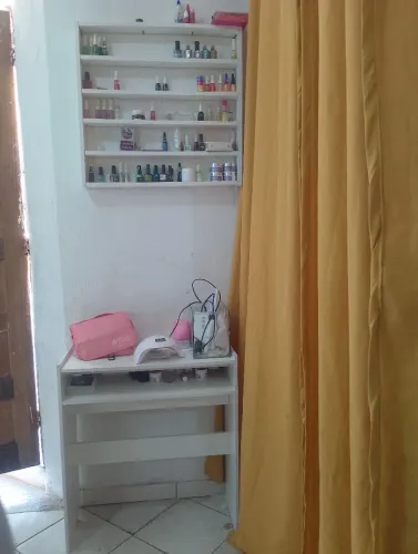 Repositor de esmaltes + mesa