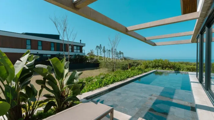Casa de 626m² com 5 suítes no Morro das Pedras