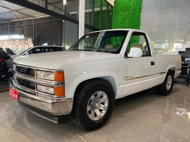 CHEVROLET SILVERADO CONQ HD 2000