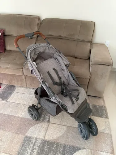 Carrinho de bebê em ótimo estado! ABC designer