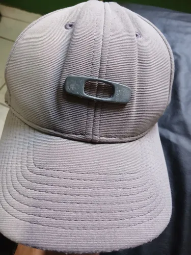 Boné oakley colecionadores vintage cinza condições como nas fotos
