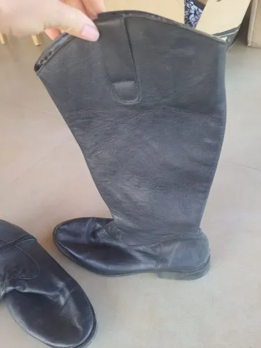 BOTA EM COURO UNISSEX TAMANHO 41