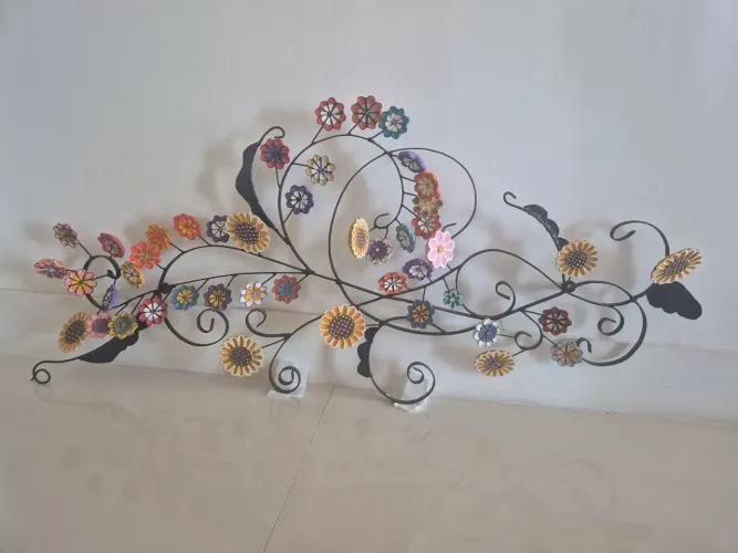 Kit decorativo em Artes Florais: Cabideiros,  Escultura, Quadros, Espelhos e Papeleira