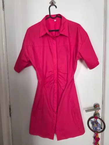 Vestido pink curto manga curta 