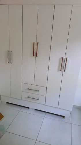 Guarda roupa 6 portas