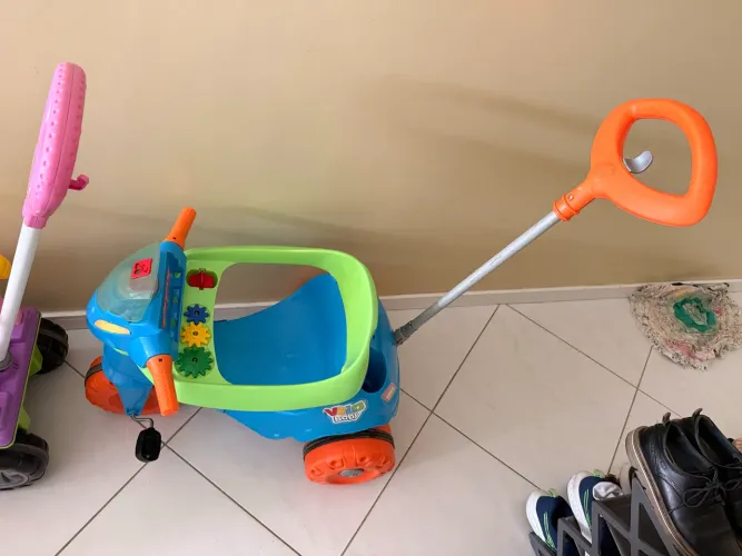 Carrinho de bebê triciclo