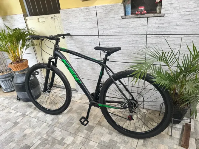 Bicicleta praticamente nova