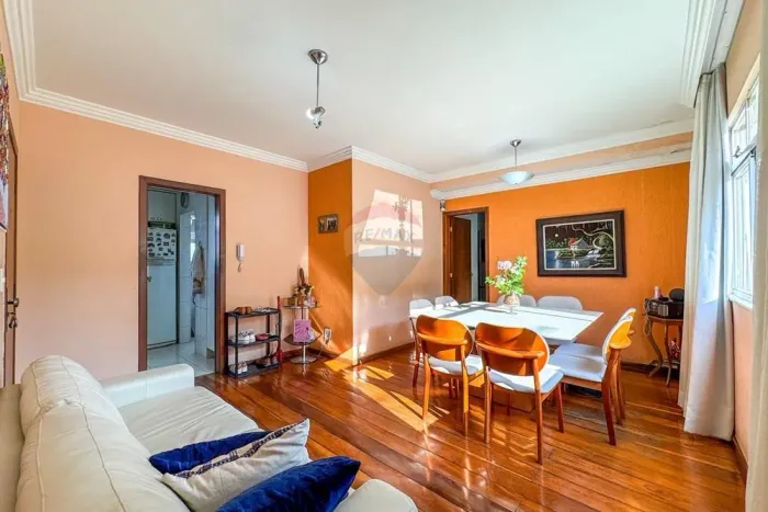 Cobertura no Dona Clara com 3 quartos (2 suítes), 3 pavimentos, Vista aberta | 180m² | 4 v