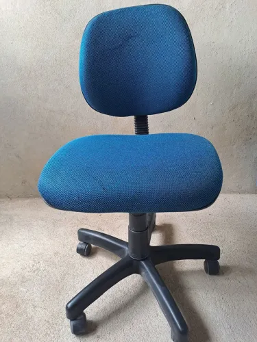 Vendo Cadeira giratória