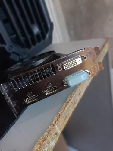 Placa de vídeo pra reparo ou sucata GTX 750ti