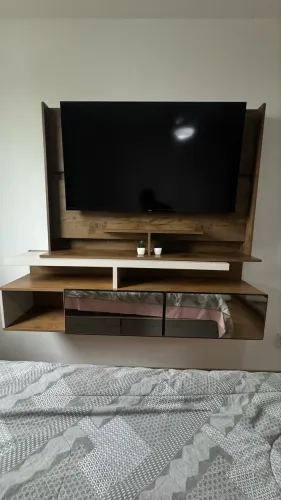 Hack com painel para TV - excelente estado!