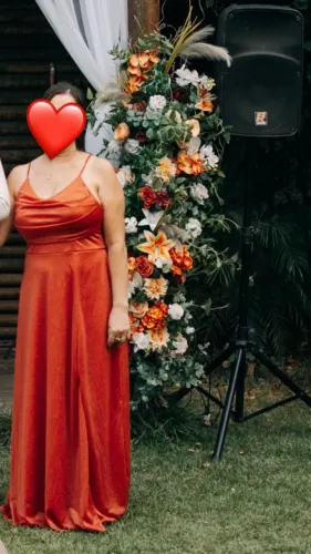Vestido terracota de festa para madrinhas