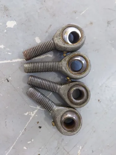 4 Terminais rotulares M12