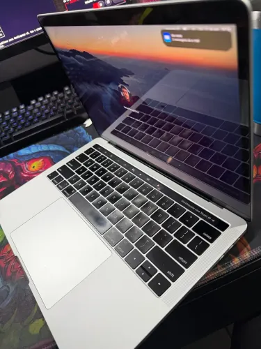 MacBook Pro 13? 2017 | Core i7 3.5 GHz | 16GB RAM | 512 SSD | TOUCH BAR