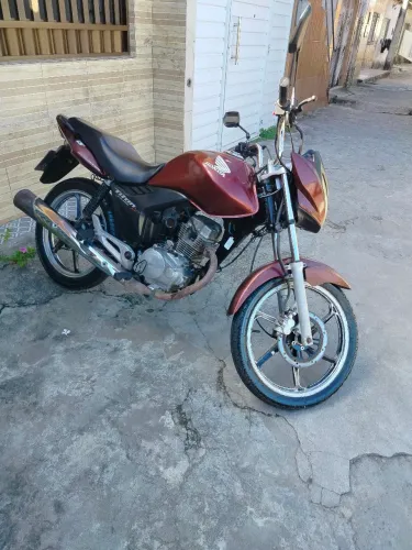 Vendo moto TITAM 150 EX ano 2011