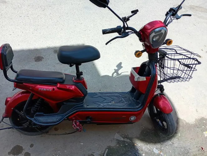Bicicleta eletrica aro 14 scooter funciona com enegia