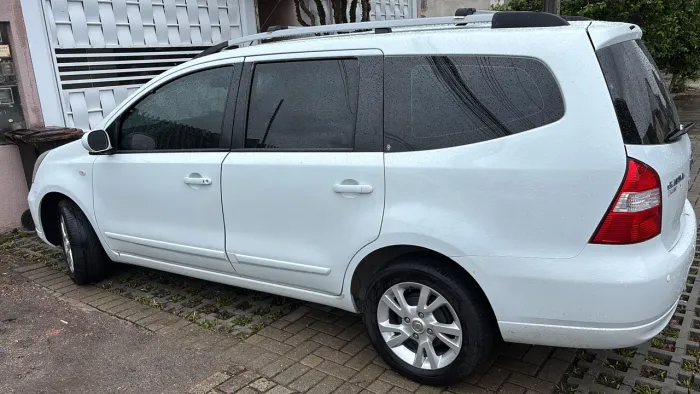 Nissan Livina Grand SL 1.8 16V Flex Fuel Aut. 2013