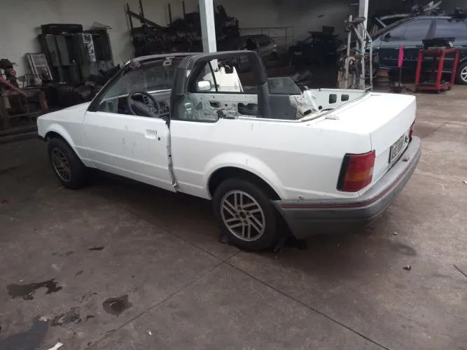 Ford Escort XR3 1.8 / 1.6 Conversível 1989