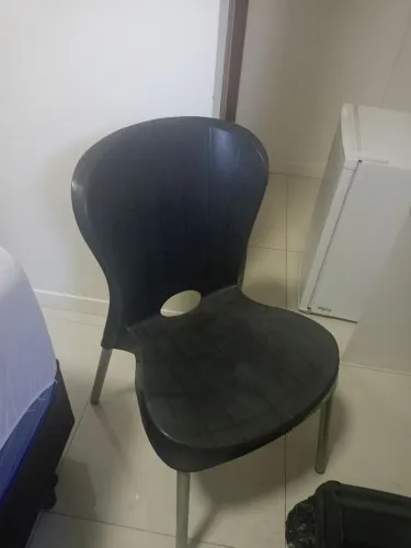 Cadeiras plásticas em atacado