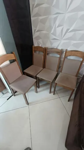 4 cadeiras estofadas