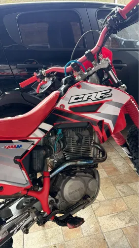 Vendo moto de trilha