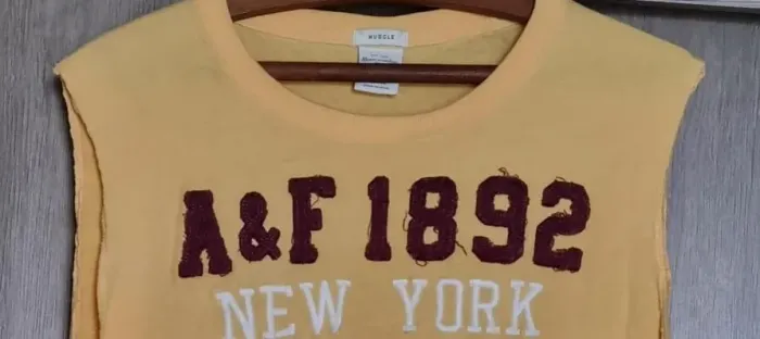 camiseta regata machao amarela estampada abercrombie & fitch