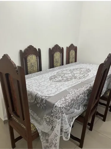 Mesa 6 Cadeiras em Madeira Maciça (Sucupira)
