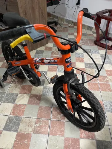 BICICLETA INFANTIL ( 03 a 04 ANOS ) $150