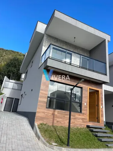 Casa à venda no bairro Golfe - Teresópolis/RJ