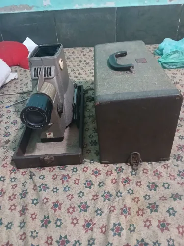 Vendo antiguidades louças espelho som protetor antigo 1950