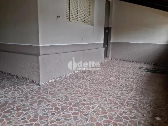 Casa com 5 quartos sendo 1 suíte disponível para venda no bairro Nossa Senhora Aparecida e