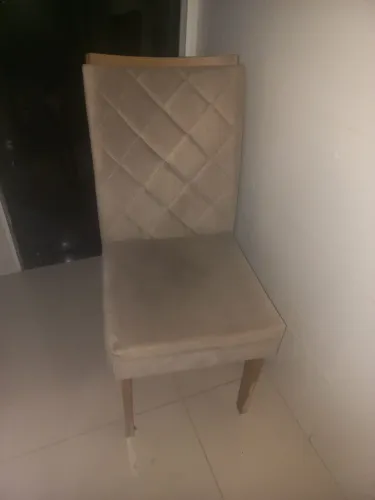 MESA DE JANTAR RETANGULAR COM 6 CADEIRAS E TAMPO DE VIDRO