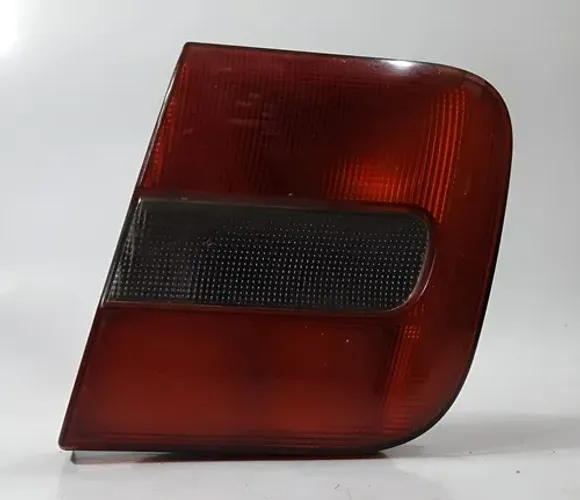 Lanterna Direita Tampa Traseira Volvo S70 Sedan 1998 99 2000 Direito/passageiro Vermelho