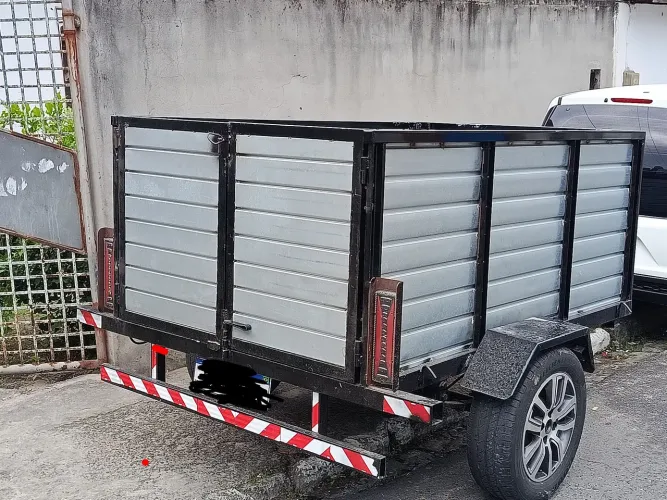 Vendo reboque reforçado 1.500 kg