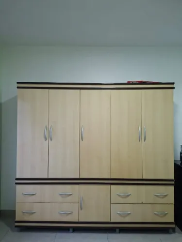 Guarda roupa 6 portas